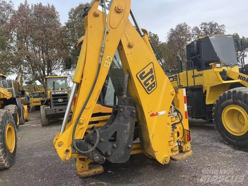 JCB 3CX 反铲装载机
