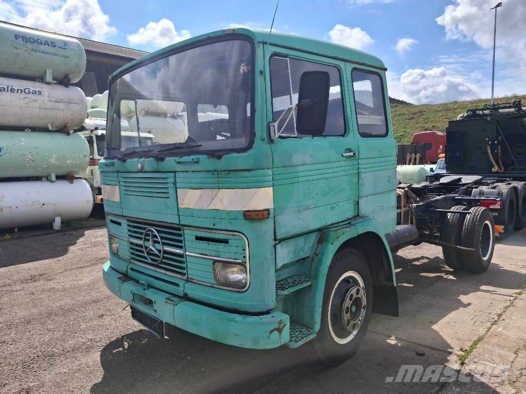 Mercedes-Benz 911 牵引车