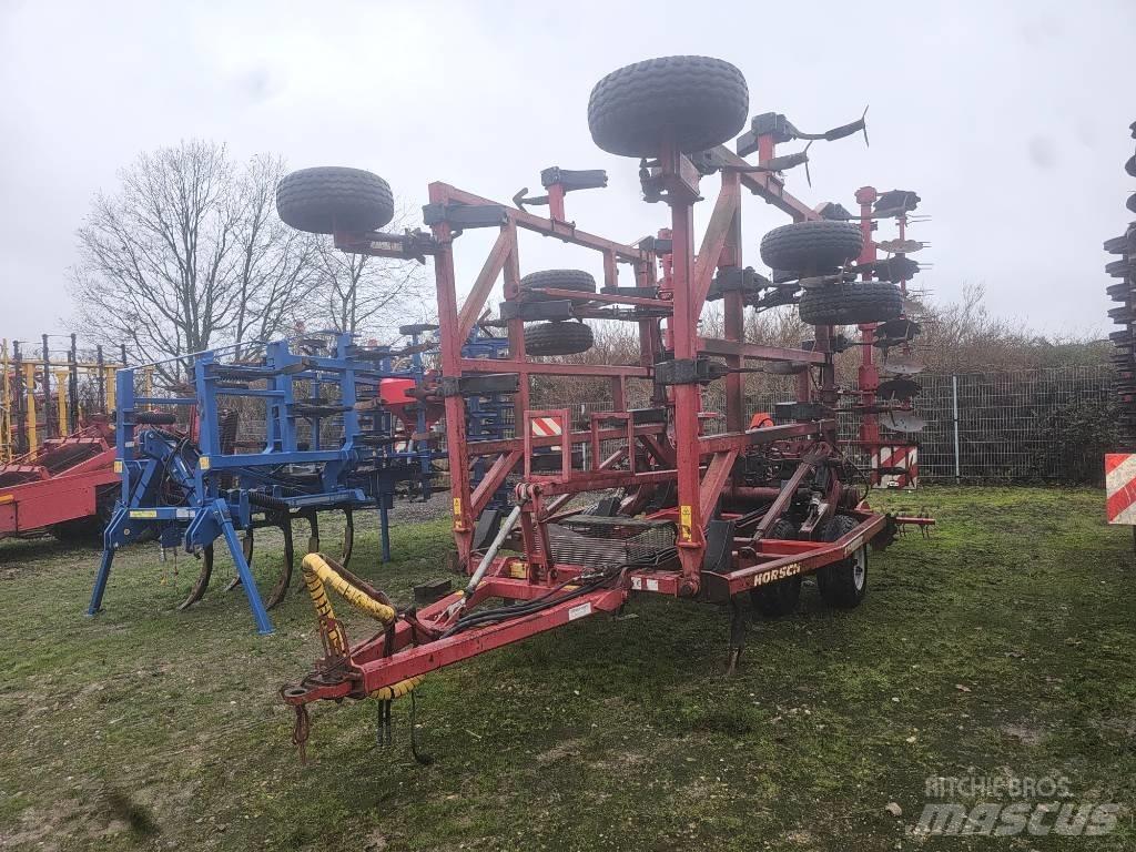 Horsch Terrano 8 FG 钉齿耙