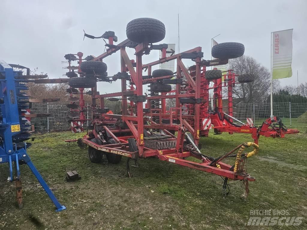 Horsch Terrano 8 FG 钉齿耙
