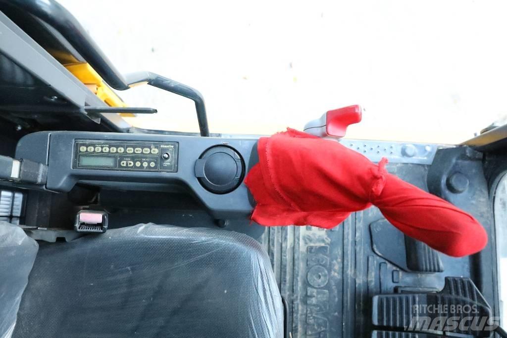 Komatsu PC 210-8 小型挖掘机