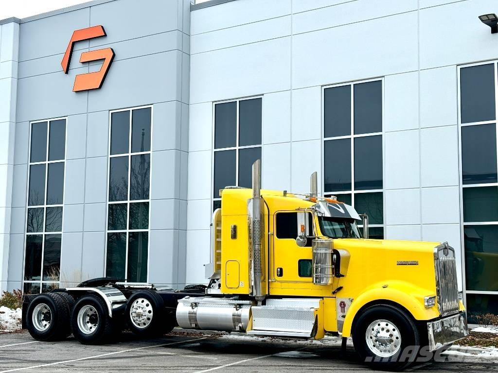 Kenworth W900 牵引车