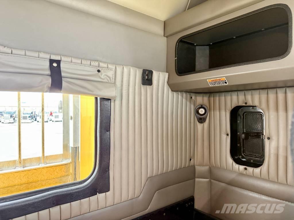 Kenworth W900 牵引车