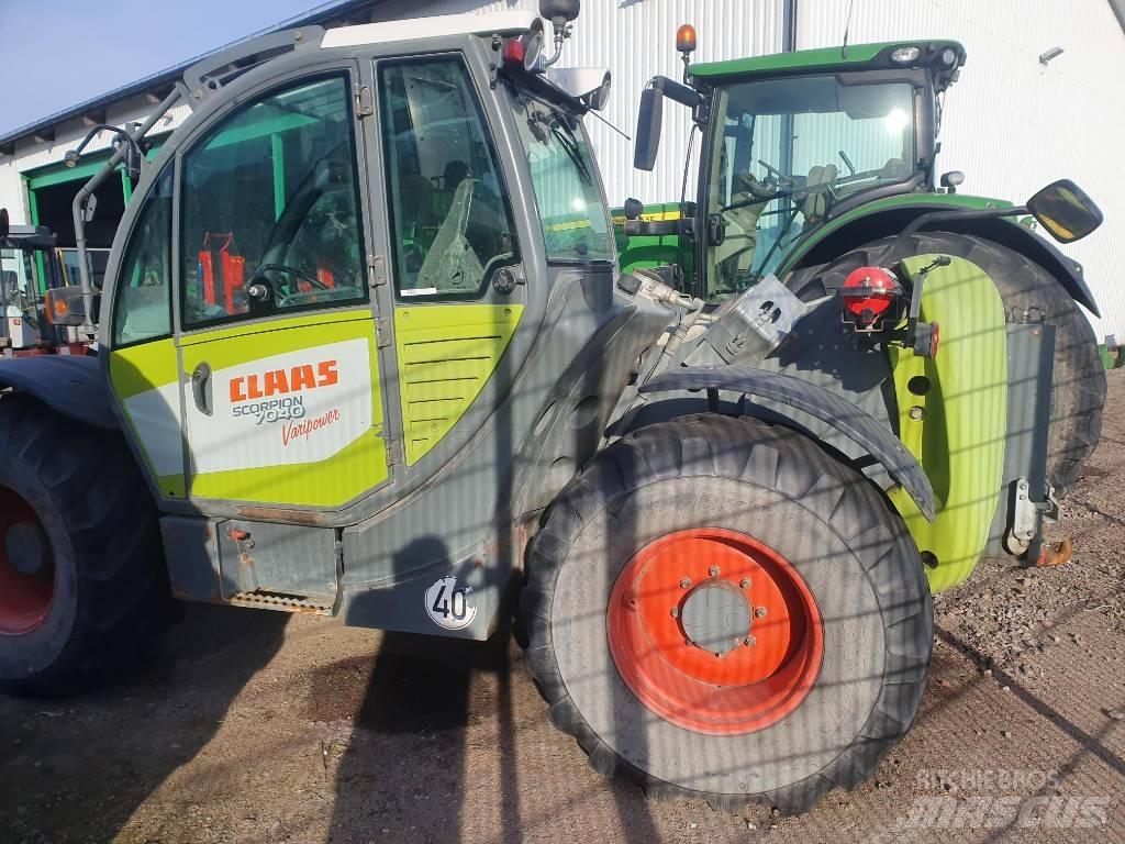 CLAAS Scorpion 7040 伸缩臂叉装车|叉装车