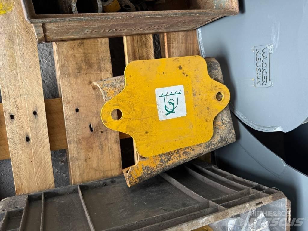 Komatsu D 65 EX-12 履带式推土机