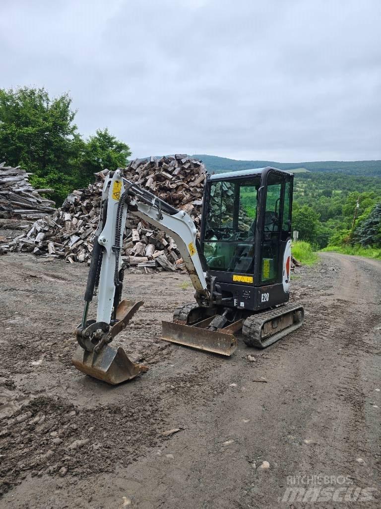 Bobcat E 20 小型挖掘机