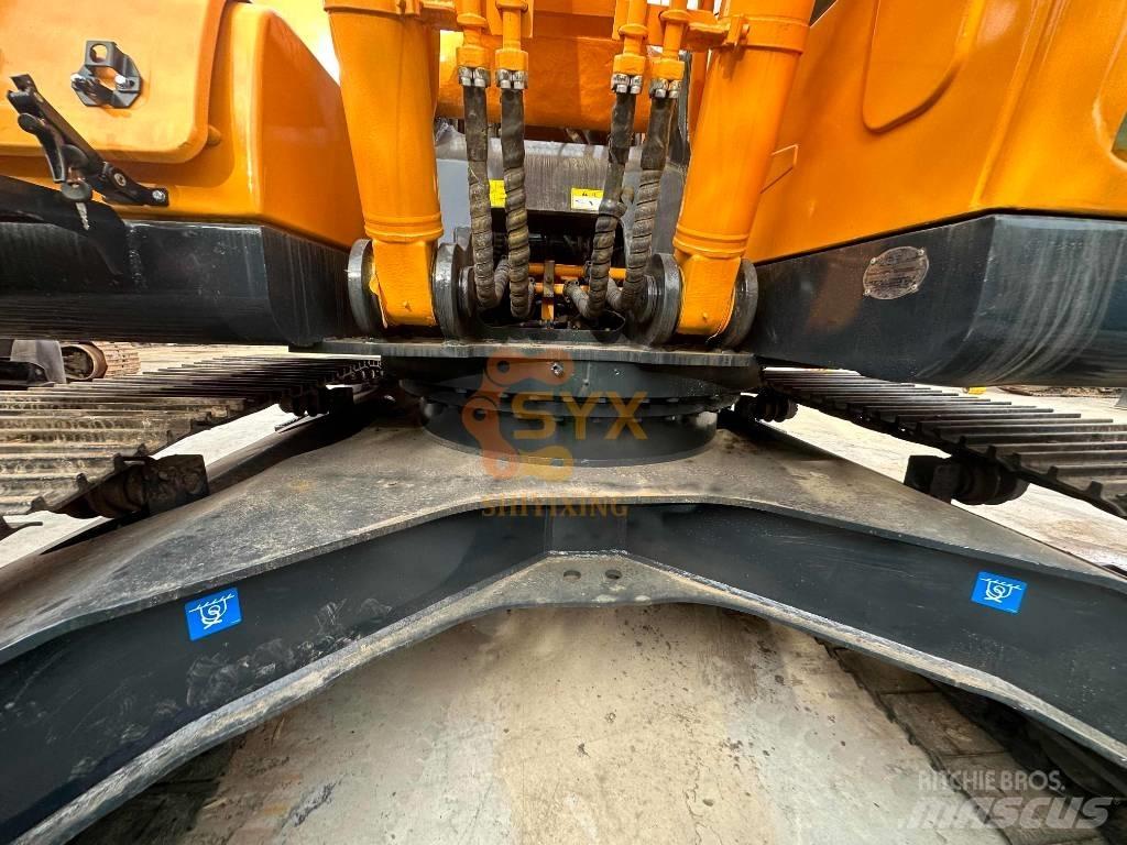 Hyundai R220 履带挖掘机