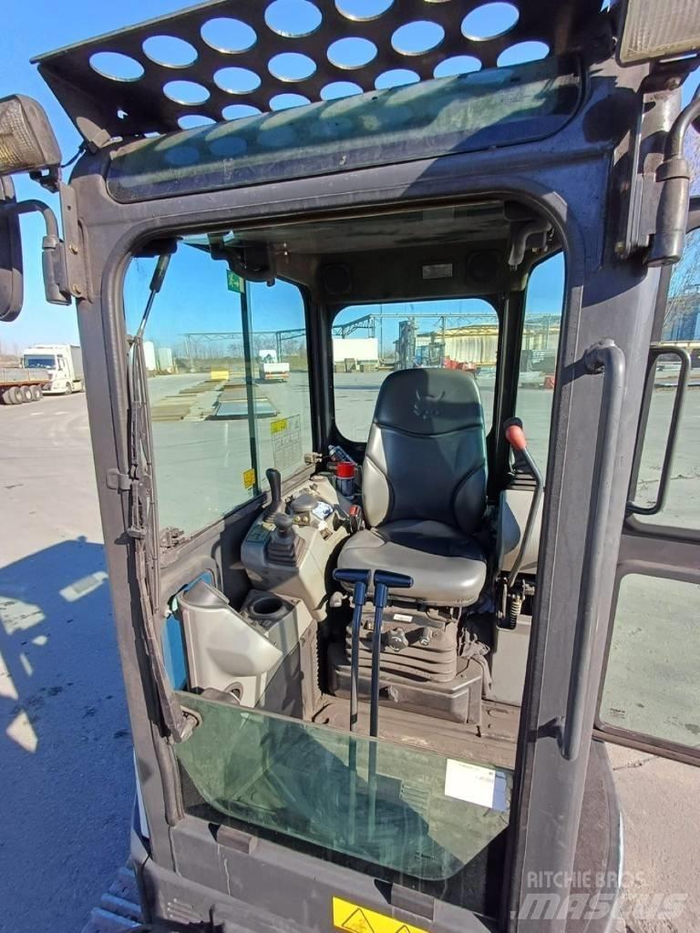 Bobcat E26 小型挖掘机
