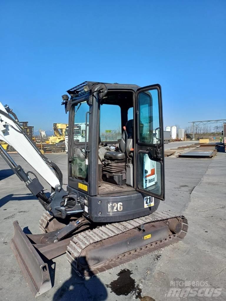 Bobcat E26 小型挖掘机