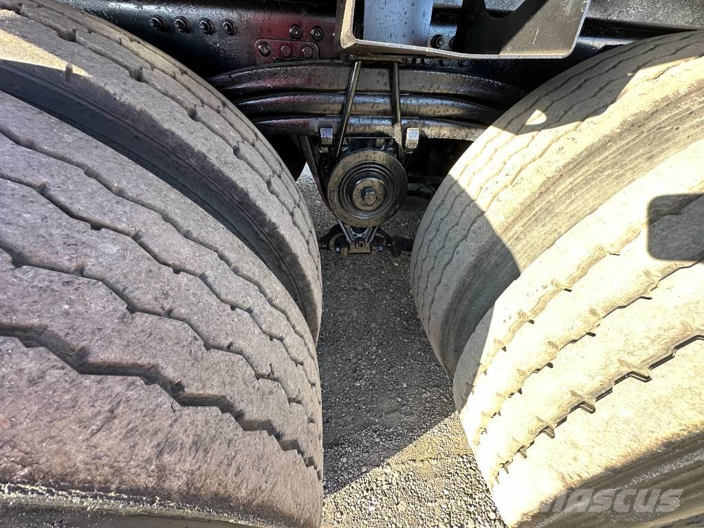 Mack LR 613 垃圾车