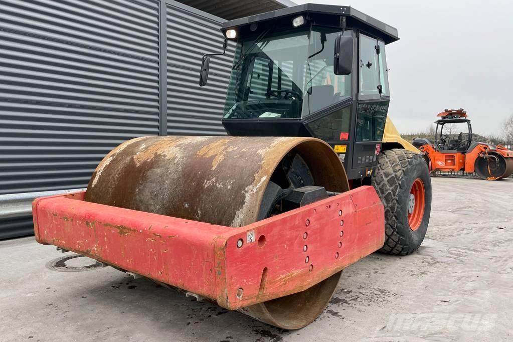 Dynapac CA302D 单轮压路机