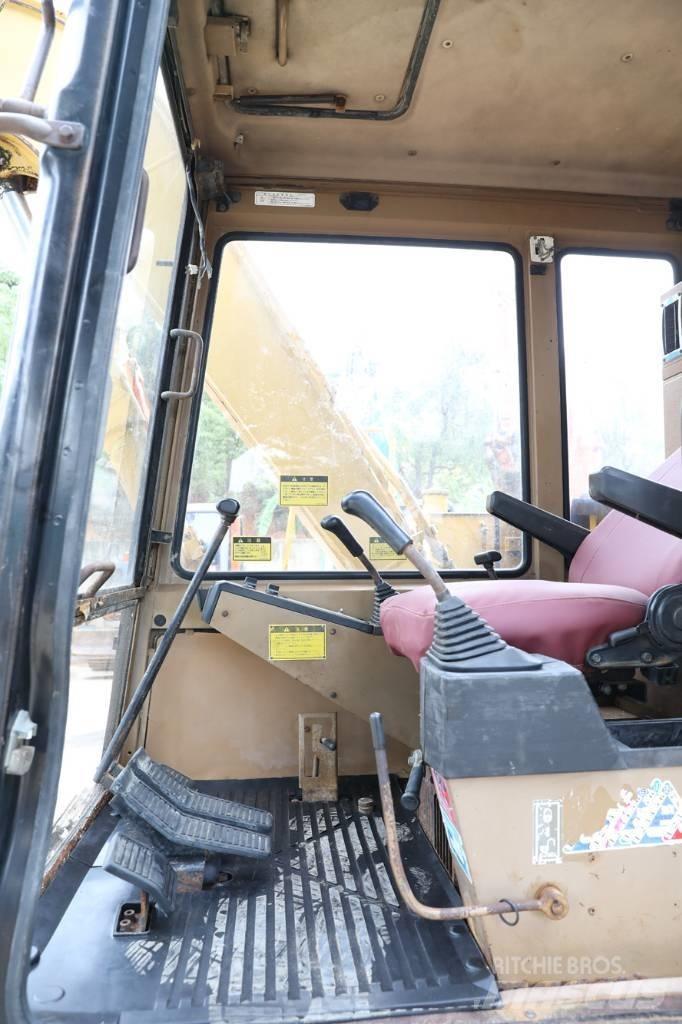 CAT E 70 B 小型挖掘机