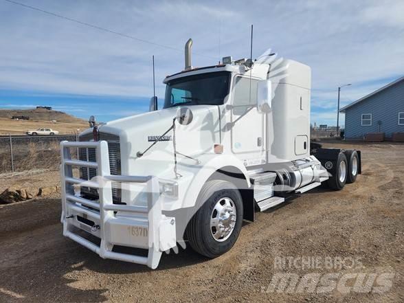 Kenworth T800 牵引车