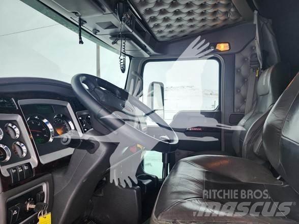 Kenworth T800 牵引车