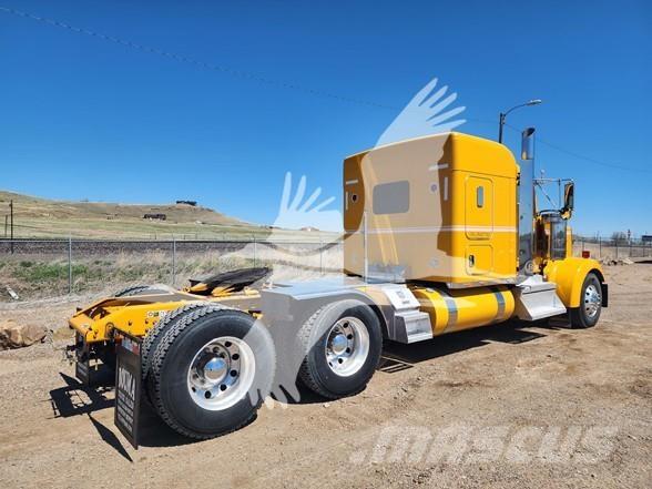 Kenworth W900 牵引车