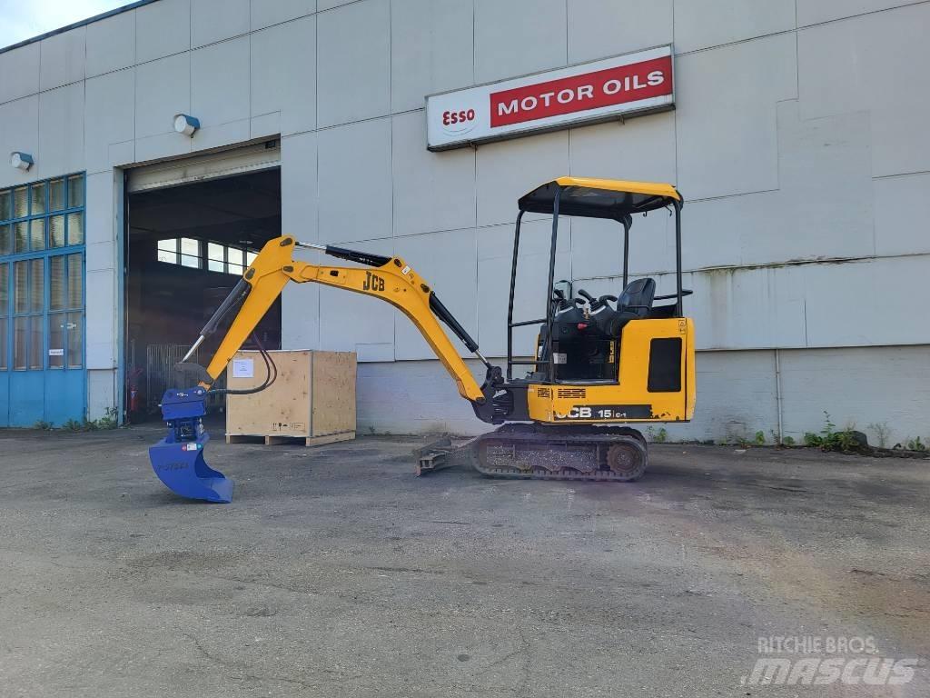 JCB 15 C-1 小型挖掘机