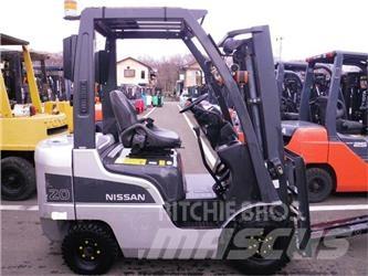 Nissan NP1F1M20J 天然气叉车