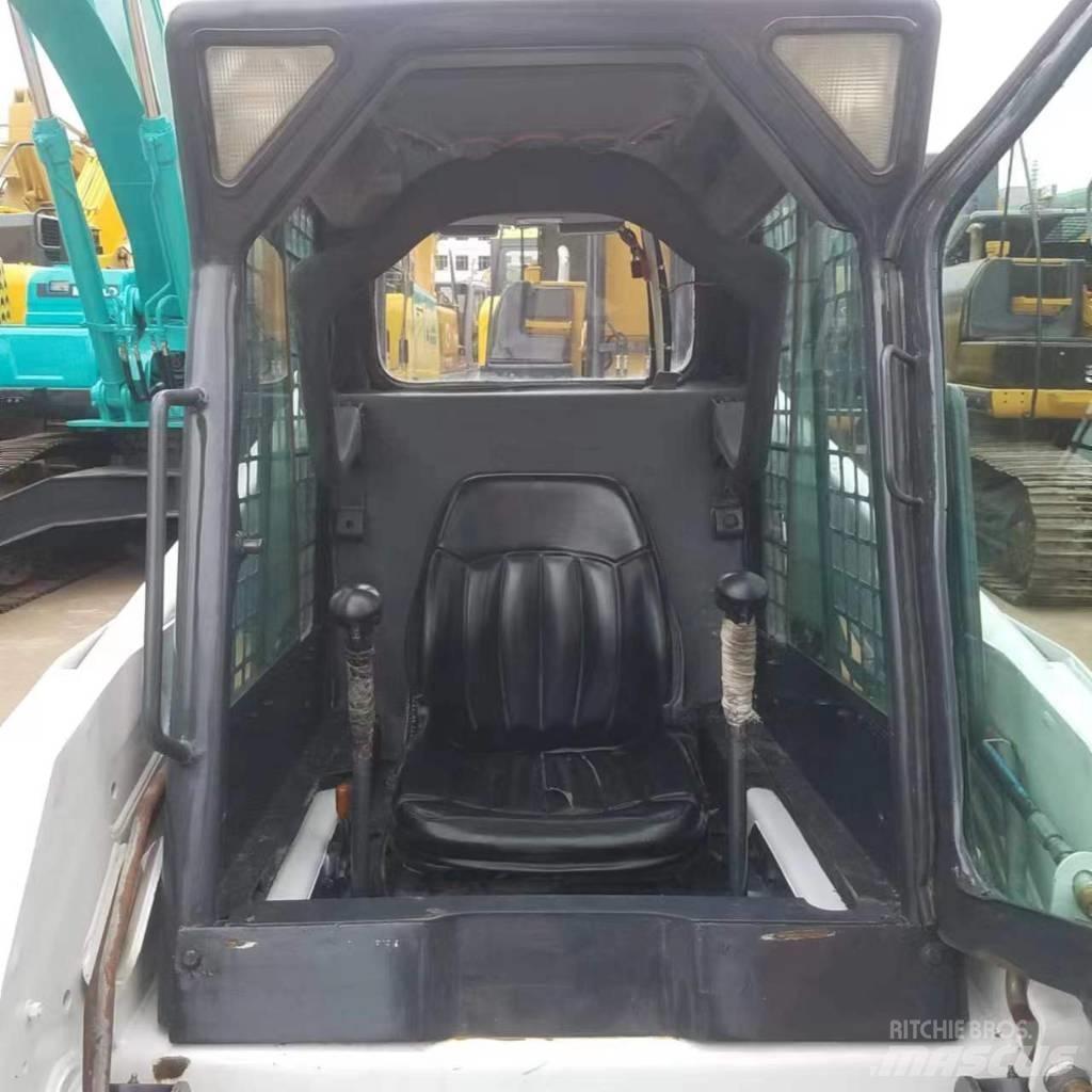 Bobcat S 160 滑移装载机