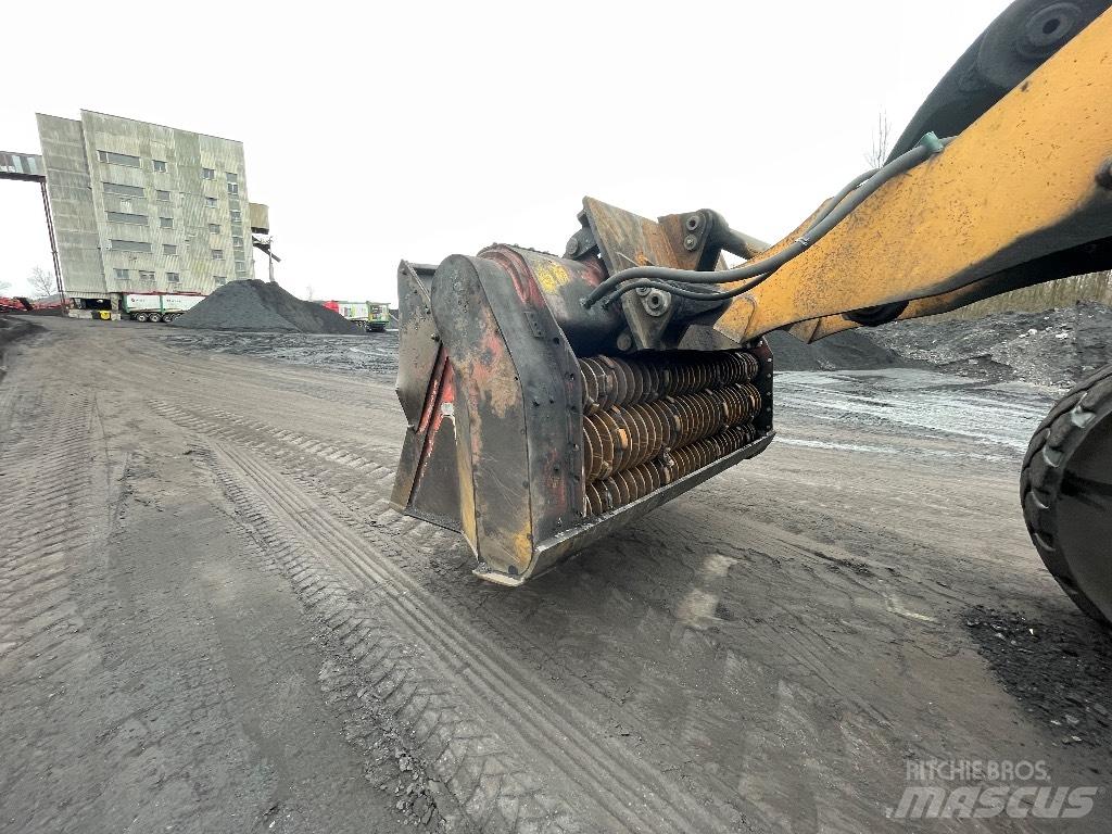 Liebherr L 580 轮式装载机