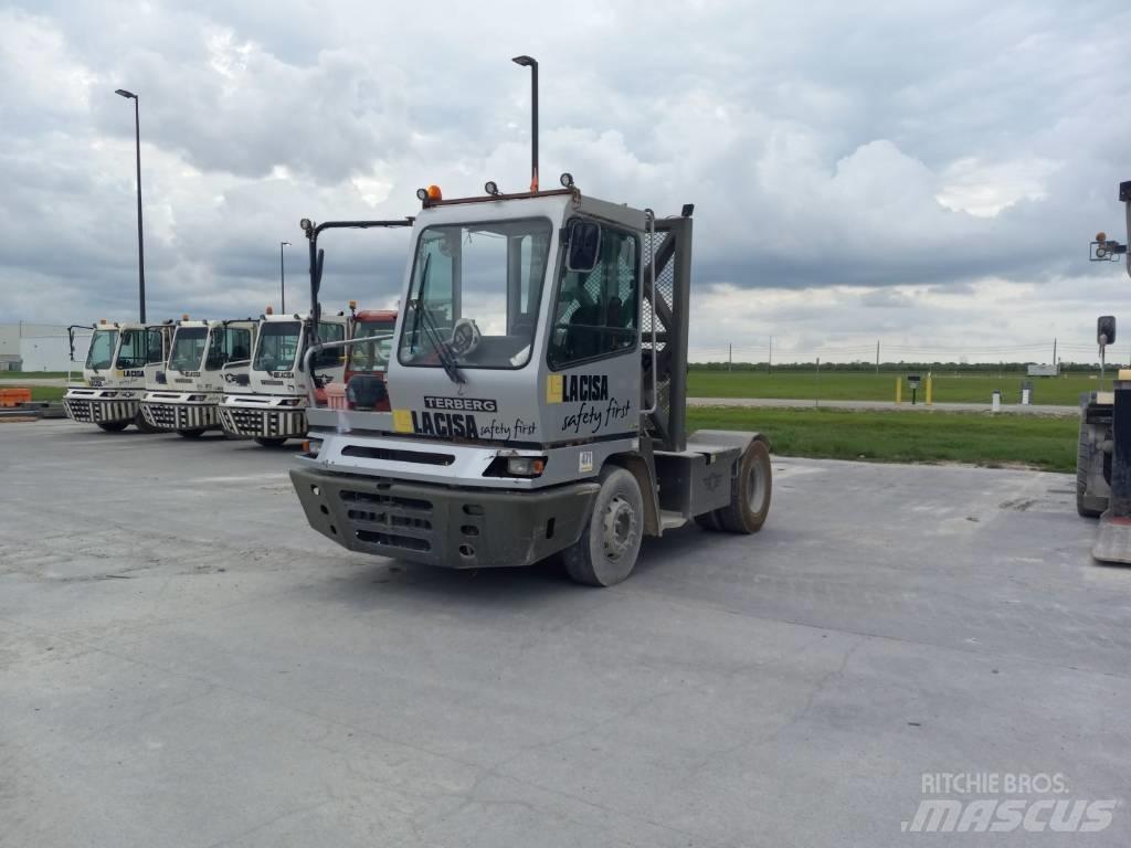 Terberg YT222 码头牵引车