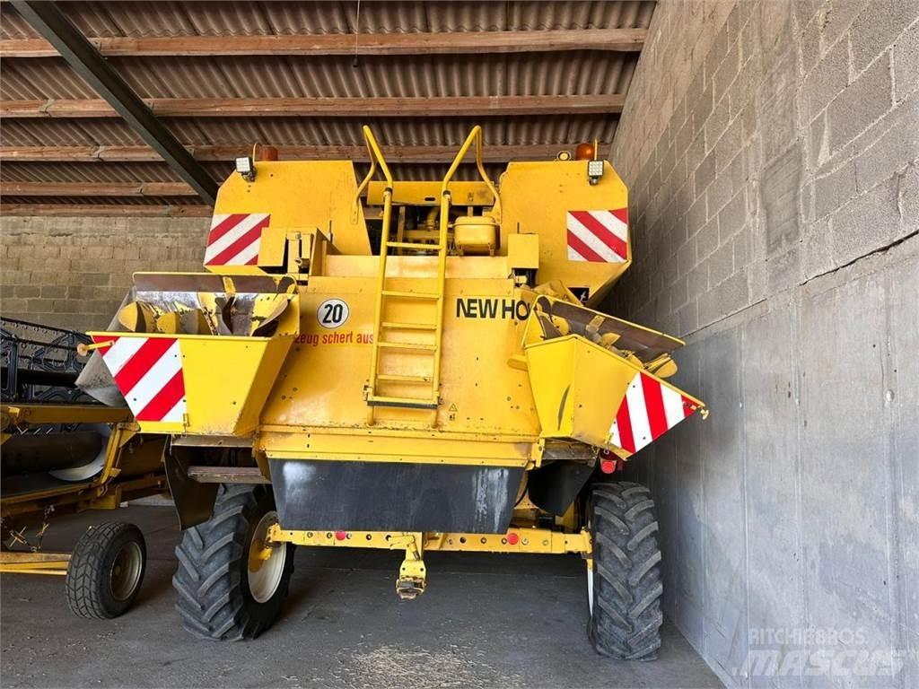 New Holland TF 76 联合收割机