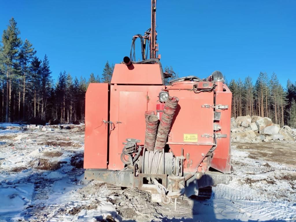 Sandvik DC 560 钻孔机