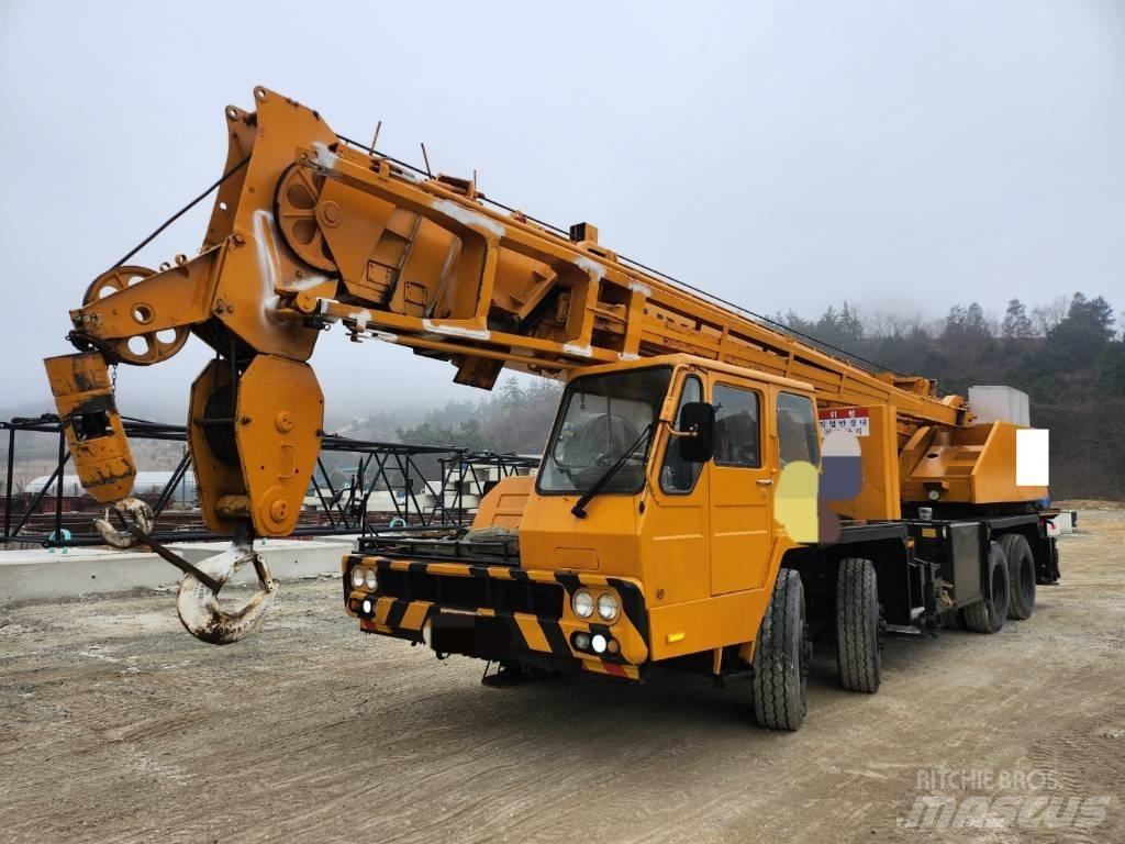 Hyundai HC 50 全地面起重机︳移动式起重机