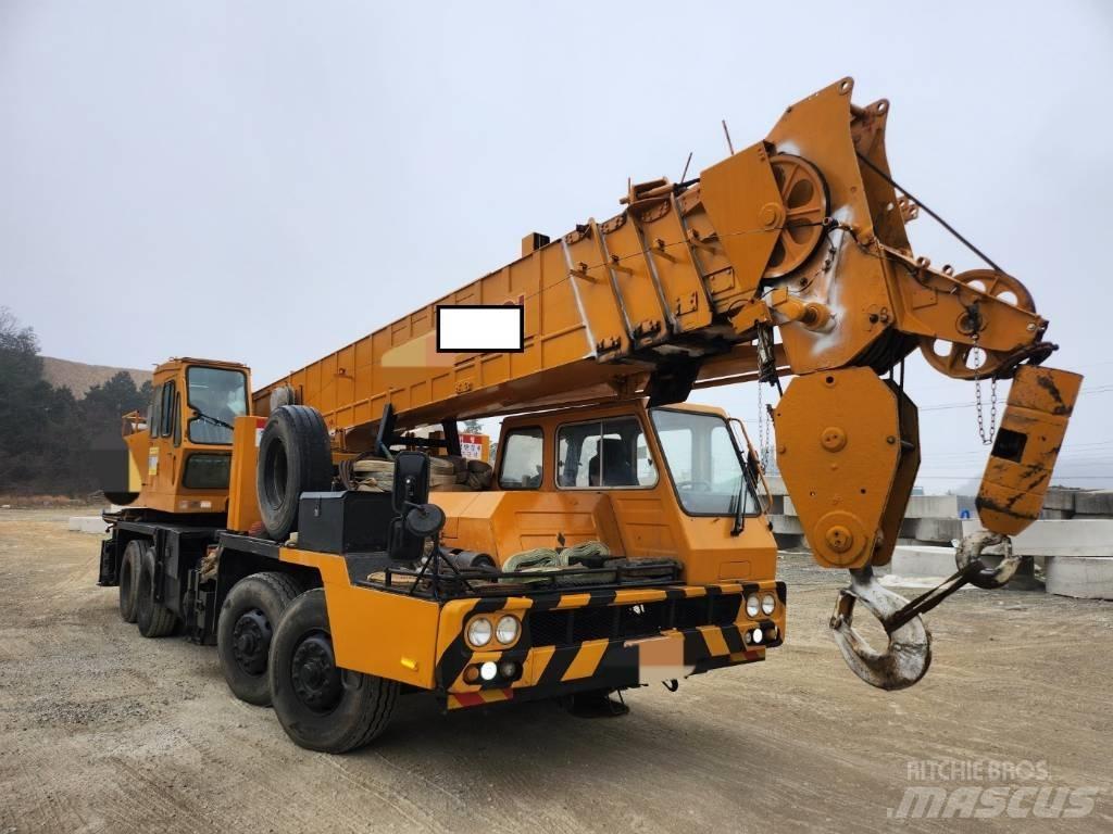 Hyundai HC 50 全地面起重机︳移动式起重机