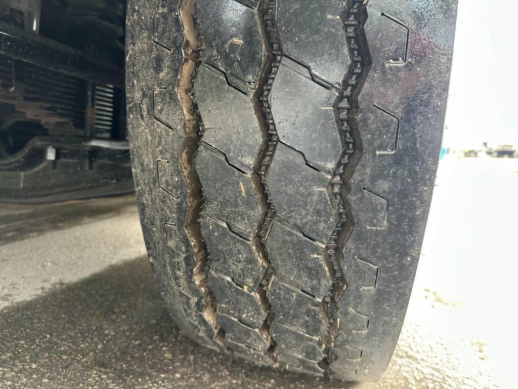 Mack MRU 613 垃圾车