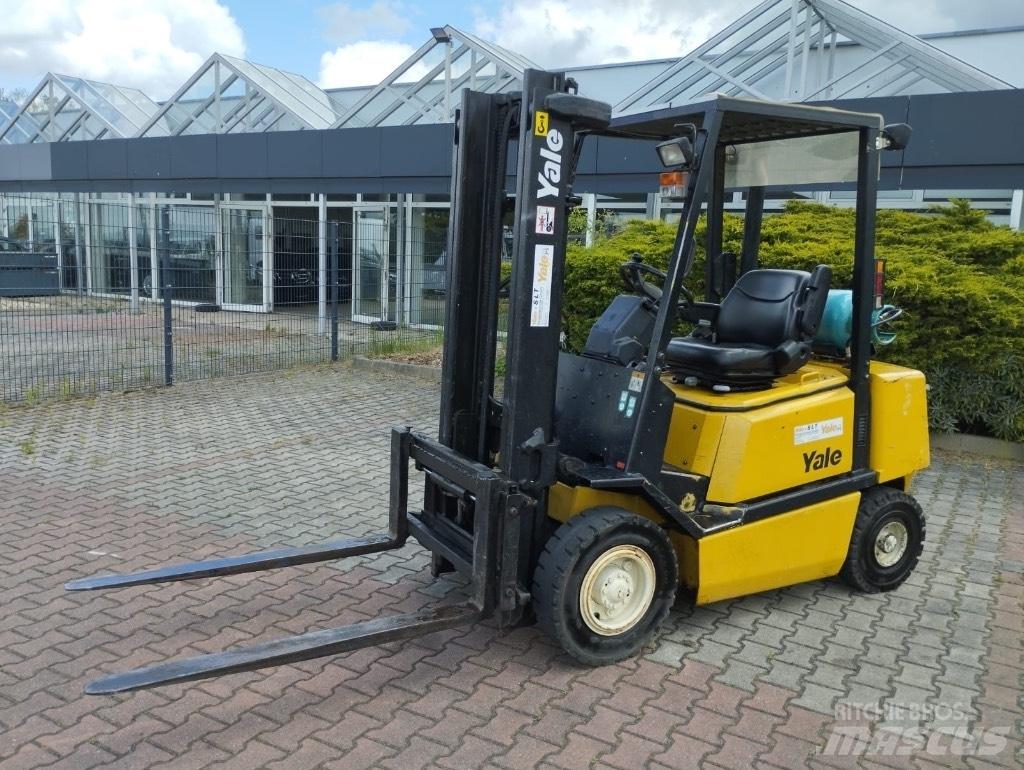 Yale GLP 25 天然气叉车