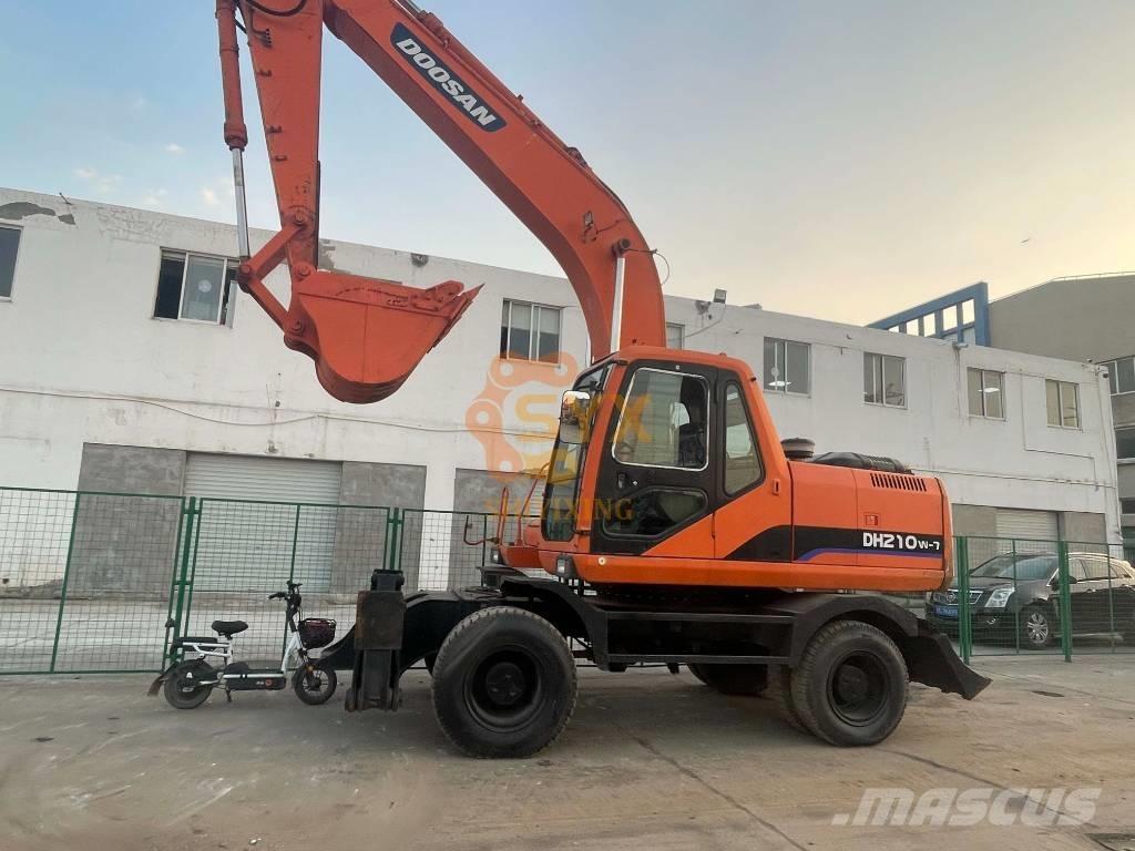 Doosan DH210W-7 轮式挖掘机