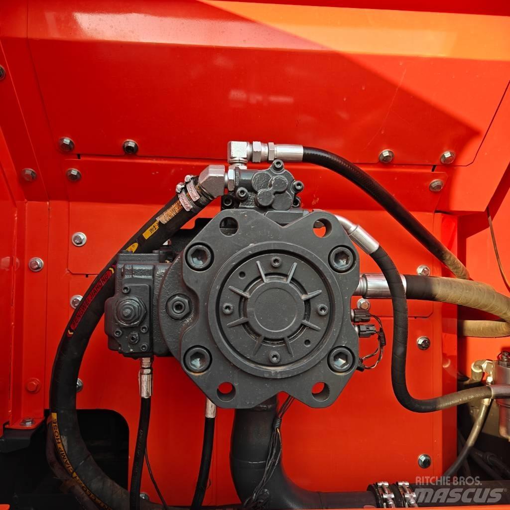 Doosan DX300LC-9C 履带挖掘机
