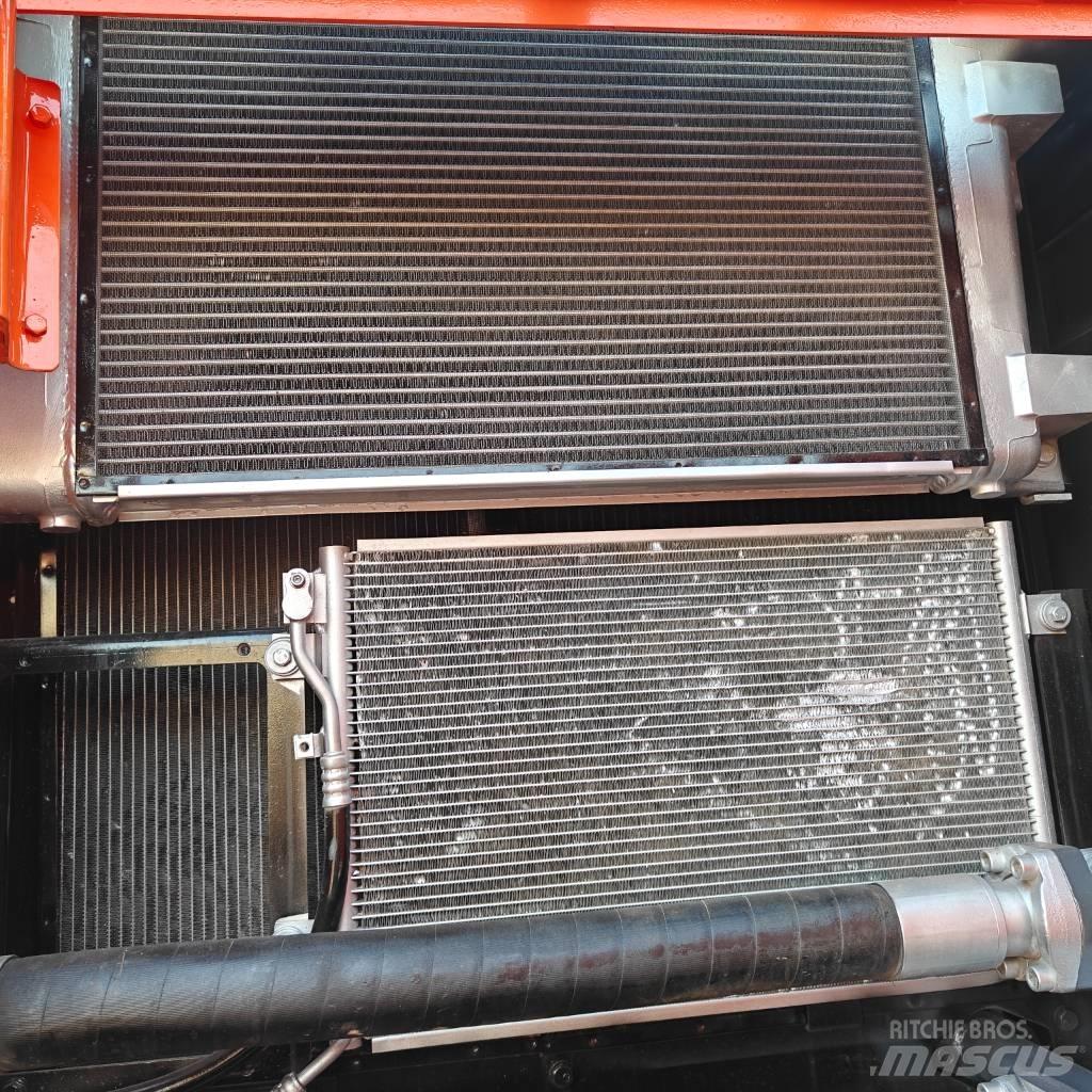 Doosan DX300LC-9C 履带挖掘机