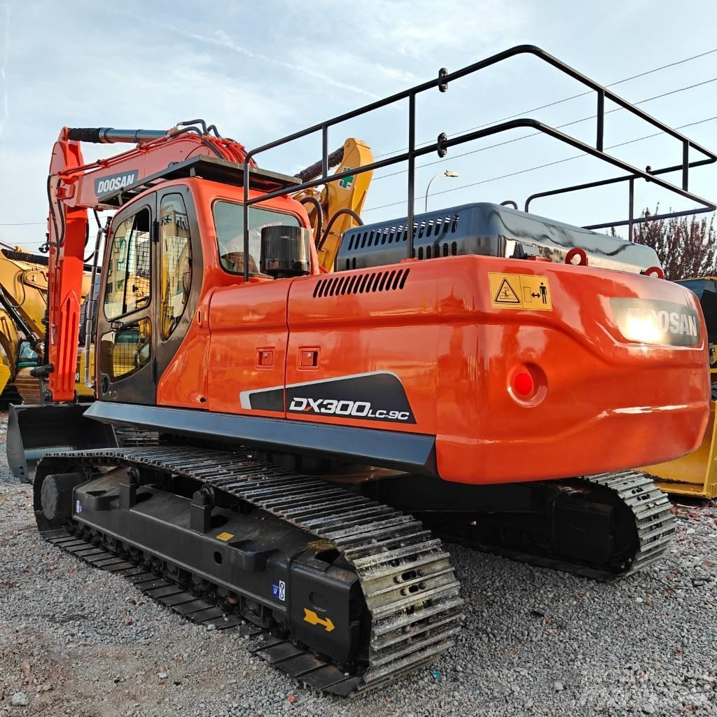 Doosan DX300LC-9C 履带挖掘机