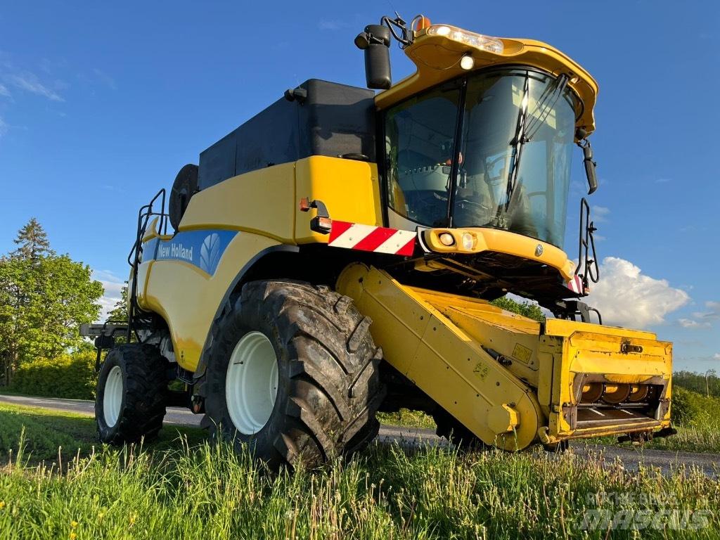 New Holland CX 860 联合收割机