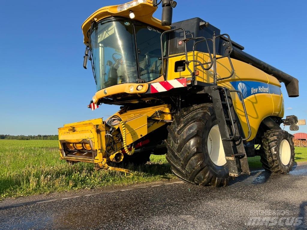 New Holland CX 860 联合收割机