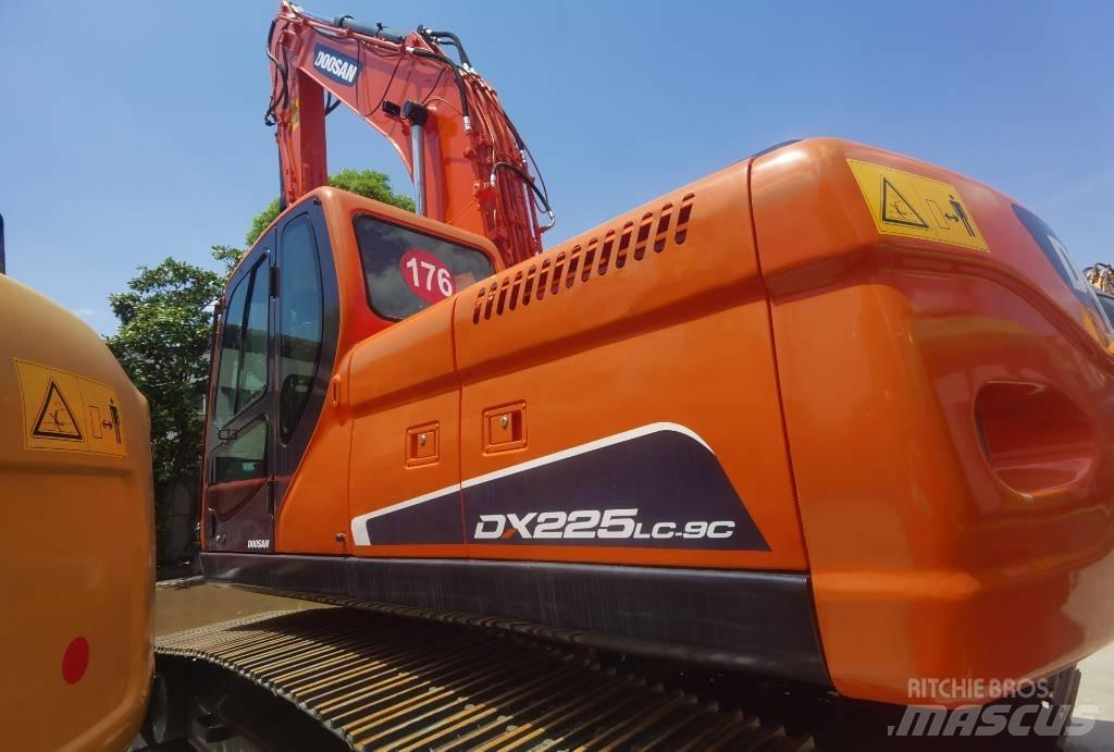 Doosan 225lc-9s 履带挖掘机