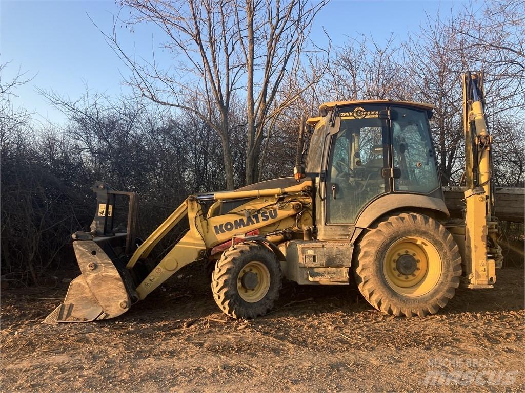 Komatsu WB93R-8 反铲装载机