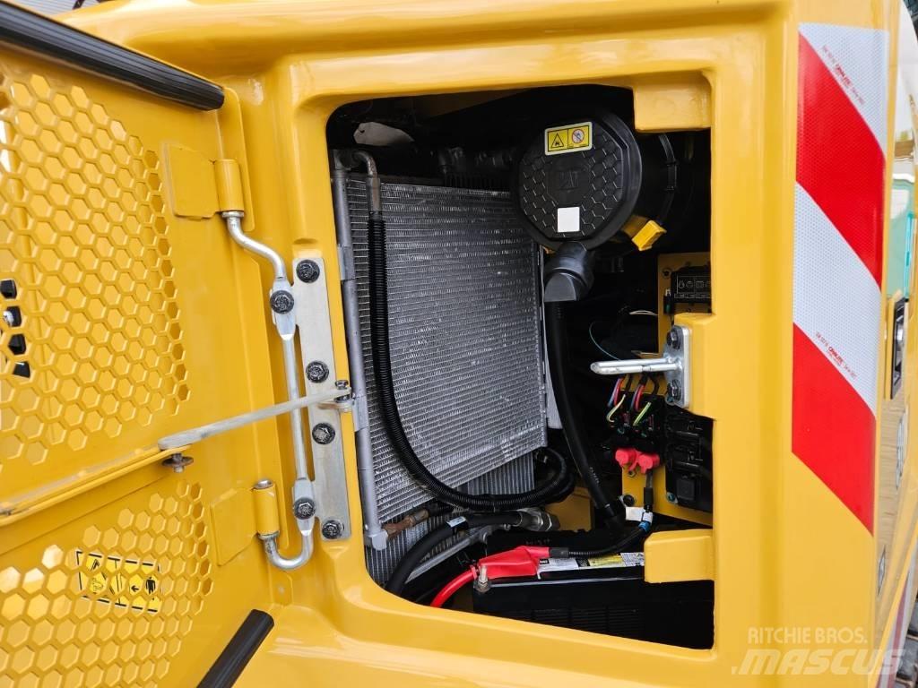 CAT 308 CR 中型挖掘机