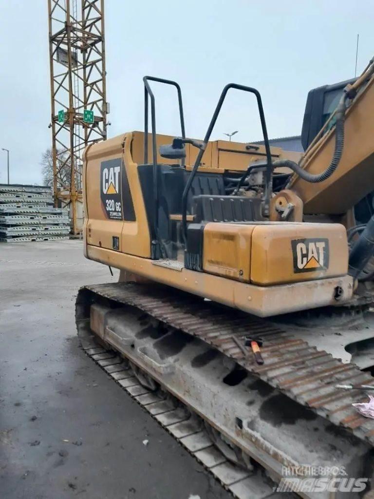 CAT 320 履带挖掘机