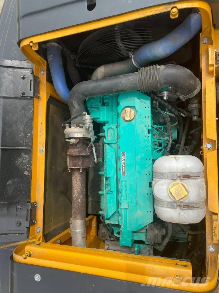 Volvo EC 210 中型挖掘机