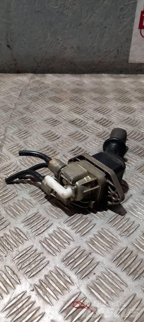 MAN TGA  81523156171 驾驶室与内部