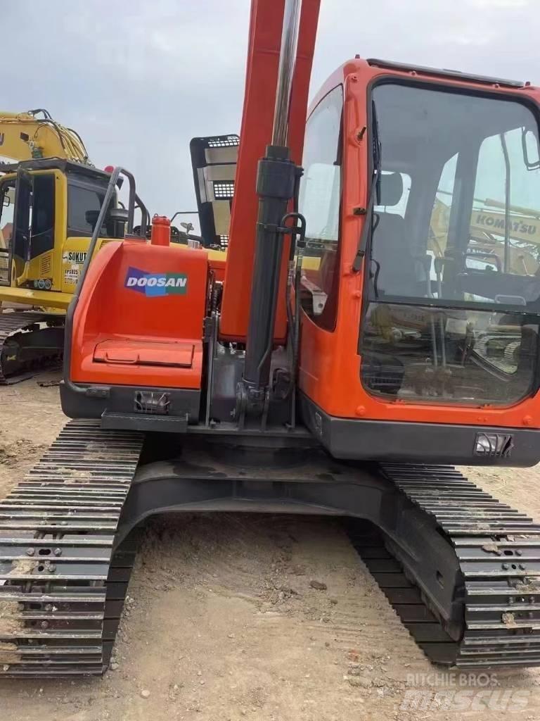 Doosan DX 80 中型挖掘机