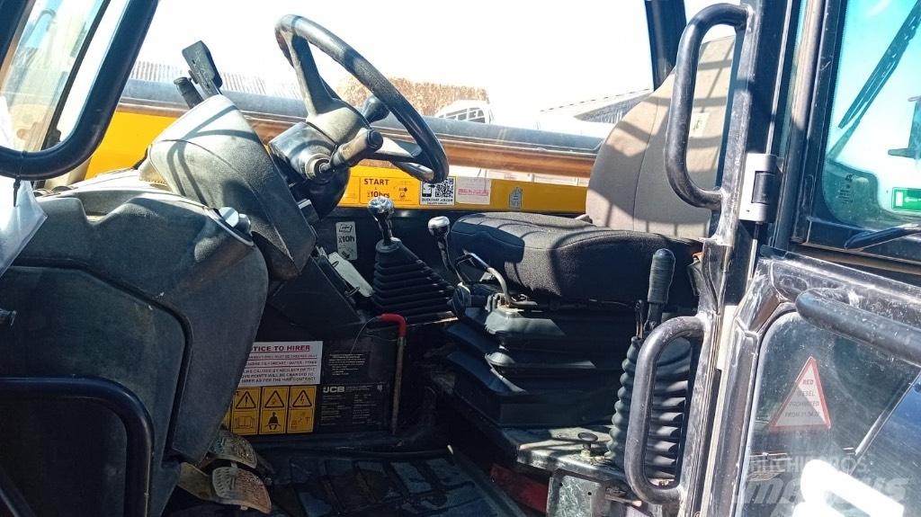 JCB 540-140 伸缩臂叉装车|叉装车