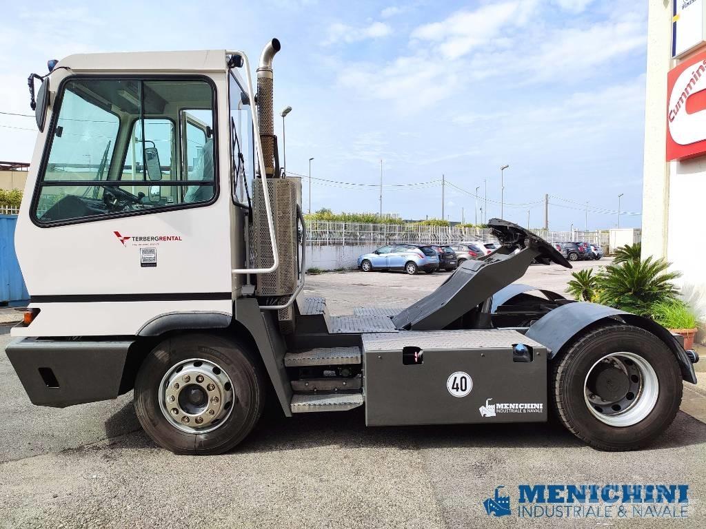 Terberg YT 222 码头牵引车