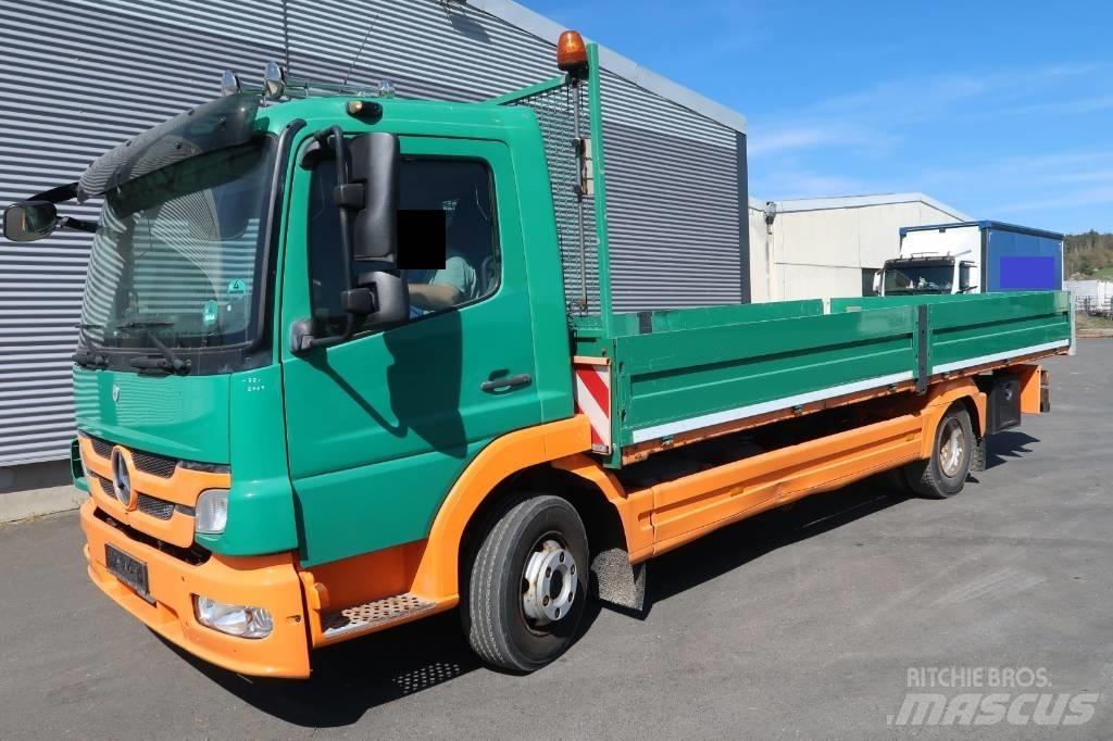 Mercedes-Benz 822 L 皮卡车