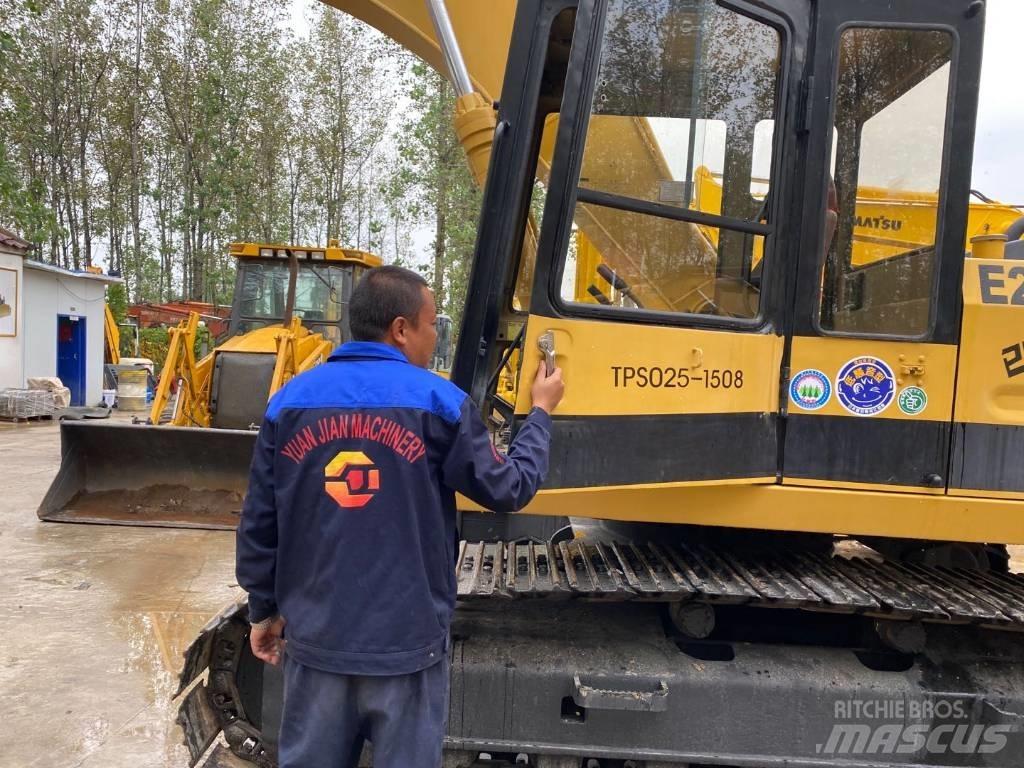 CAT E 200 B 履带挖掘机