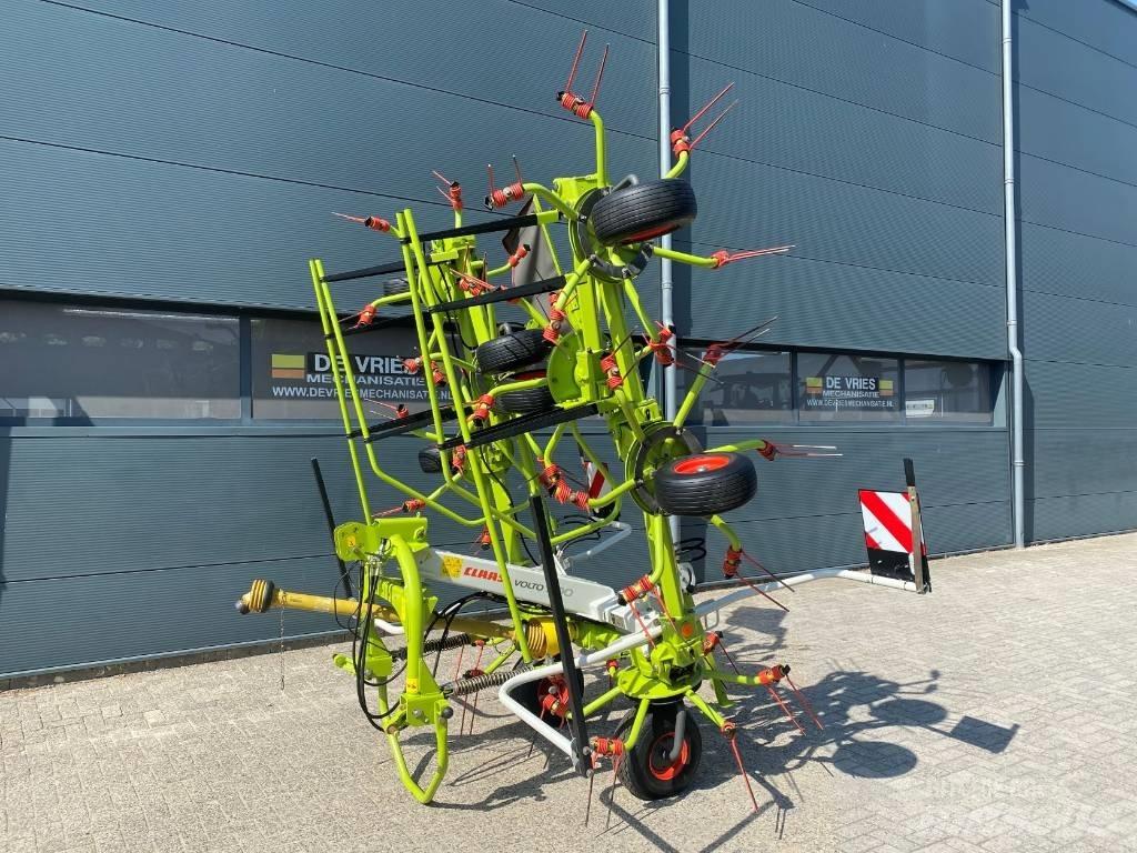 CLAAS Volto 900 犁耙和摊草机