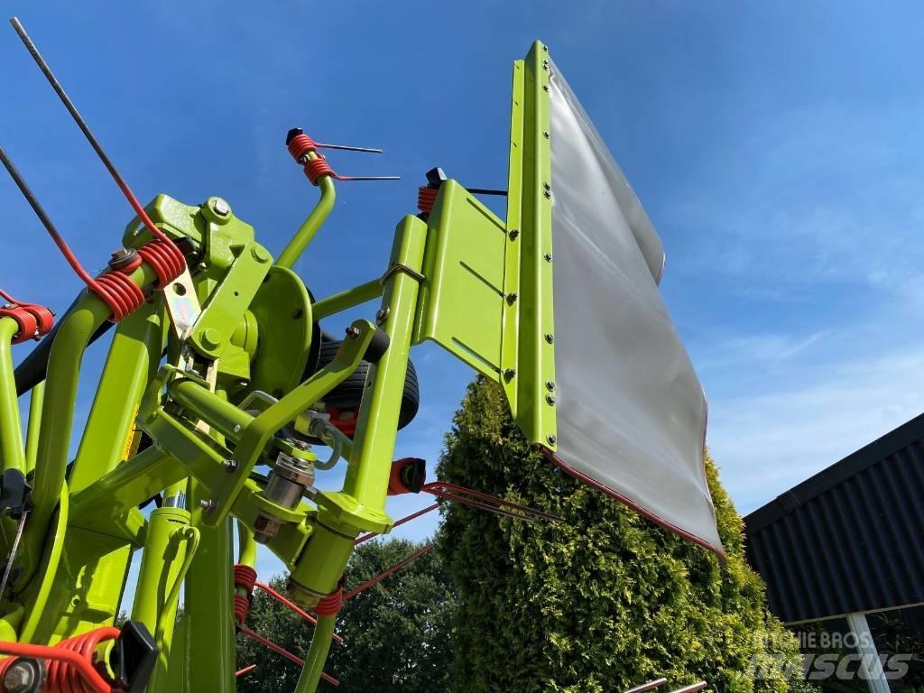 CLAAS Volto 900 犁耙和摊草机