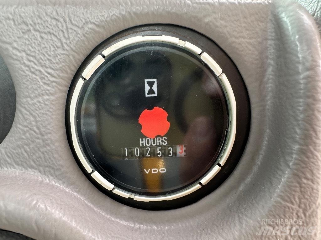 Volvo L 220 G 轮式装载机